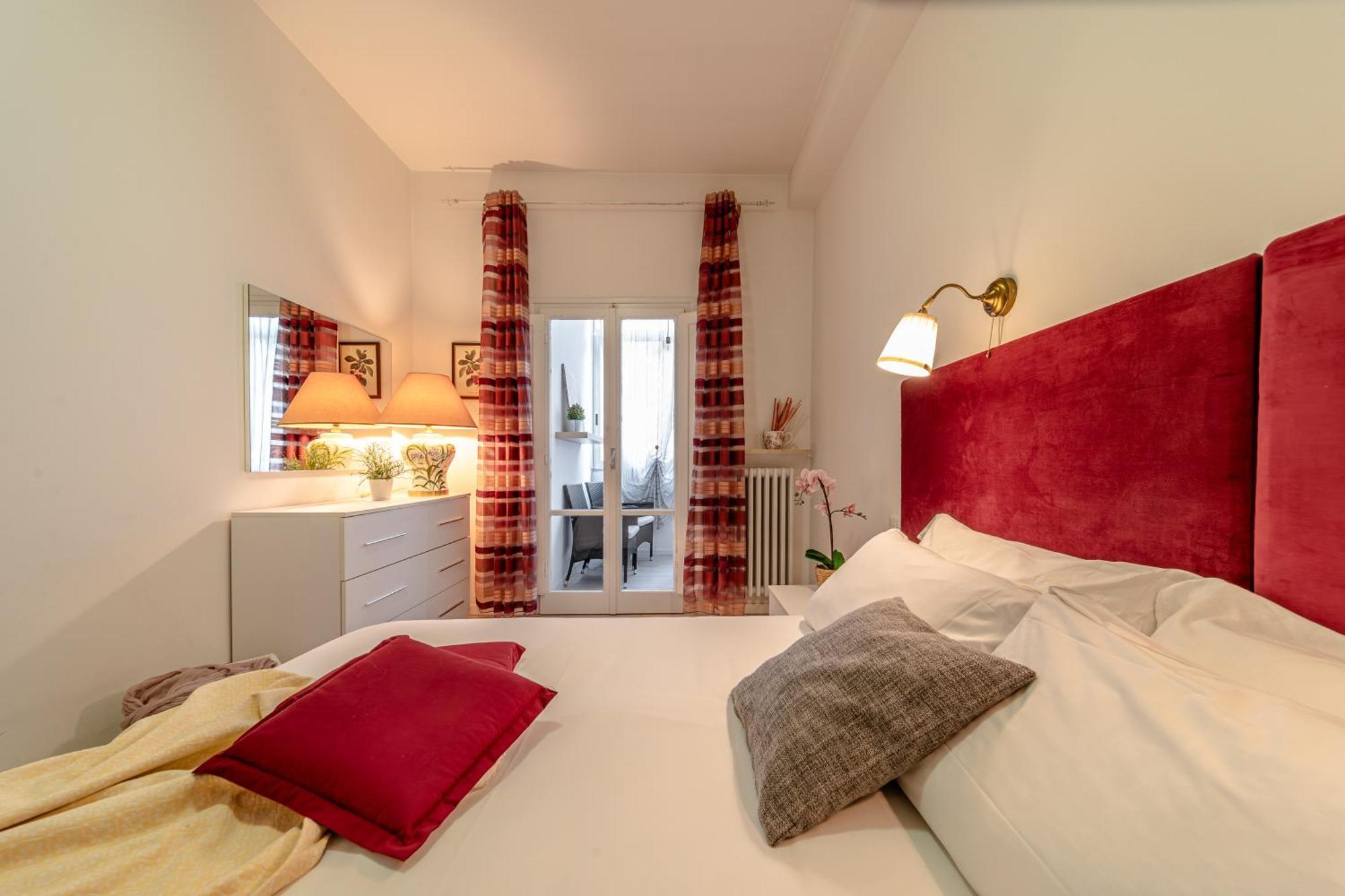 Courtyard Nest * Florence